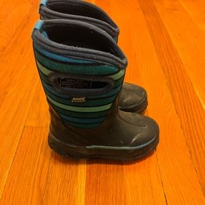 Bogs kid's size 7